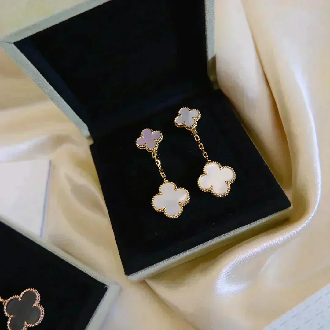 [Marin-Jewelry]CLOVER 2 MOTIF WHITE MOP EARRINGS