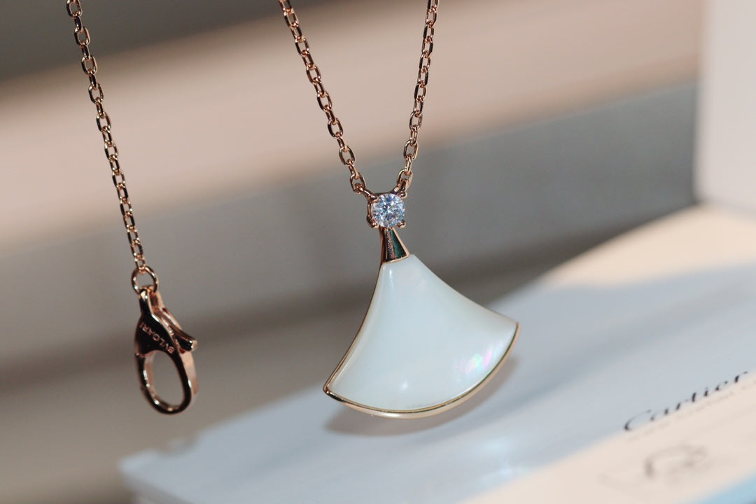 [⭐Marins]DREAM NECKLACE WHITE MOP PINK GOLD 1 DIAMOND