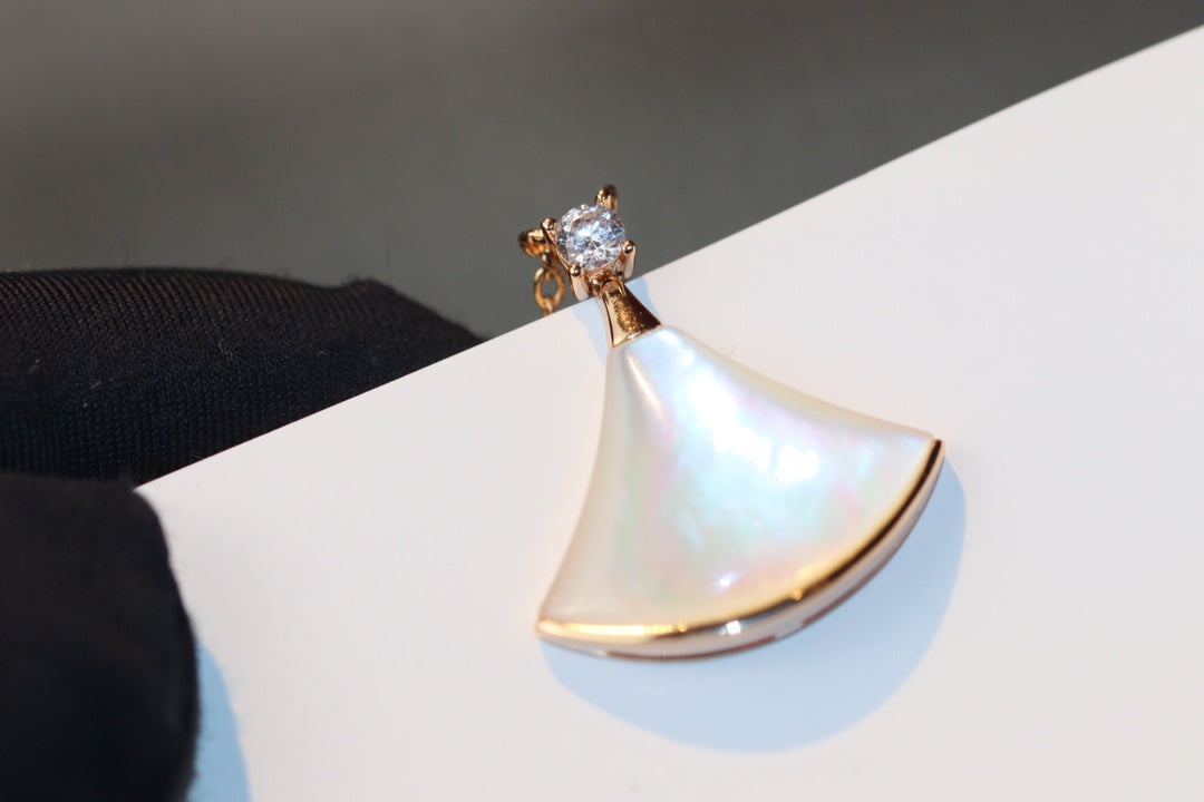 [⭐Marins]DREAM NECKLACE WHITE MOP PINK GOLD 1 DIAMOND