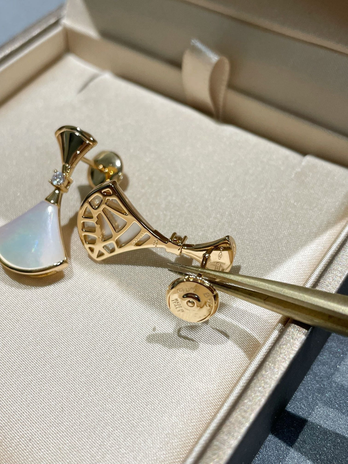 [⭐Marins]DREAM MOP 1 DIAMOND EARRINGS