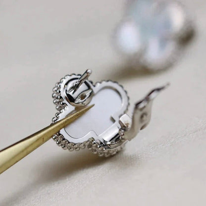 [Marin-Jewelry]CLOVER MEDIUM 1 MOTIFS  WHITE MOP EARRINGS SILVER