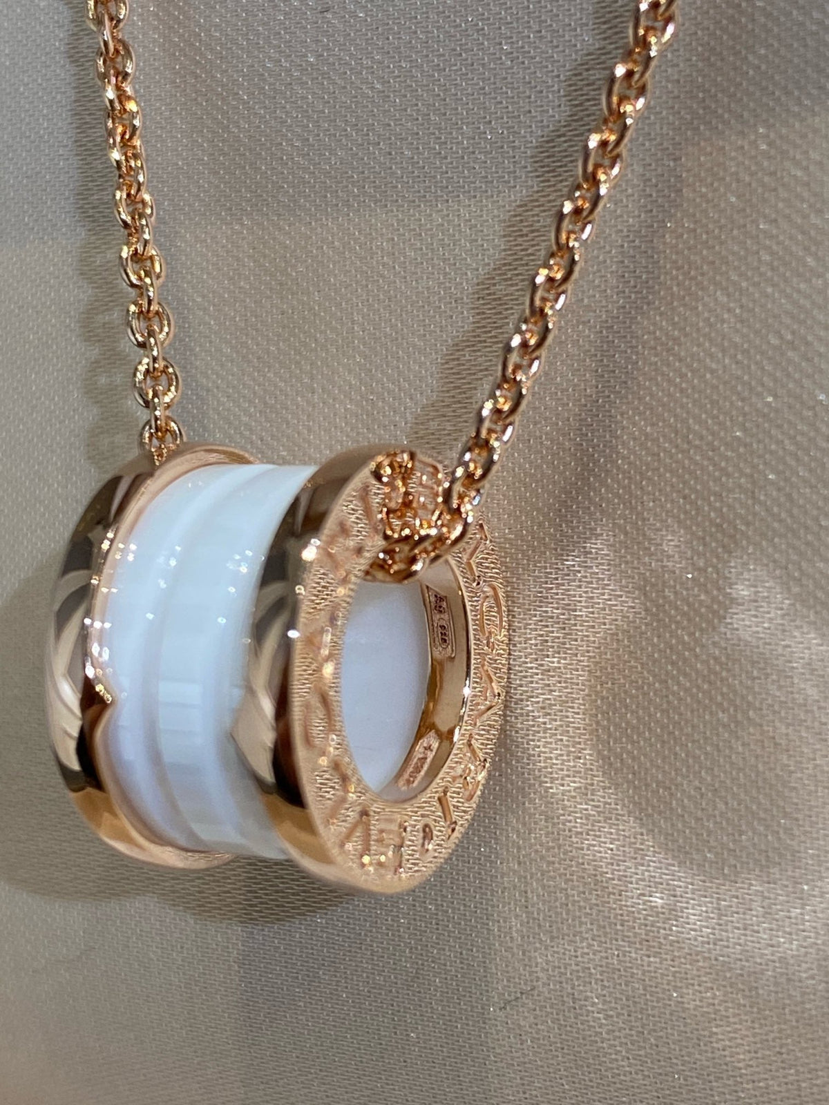 [⭐Marins]ZERO 1 WHITE CERAMIC PINK GOLD NECKLACE