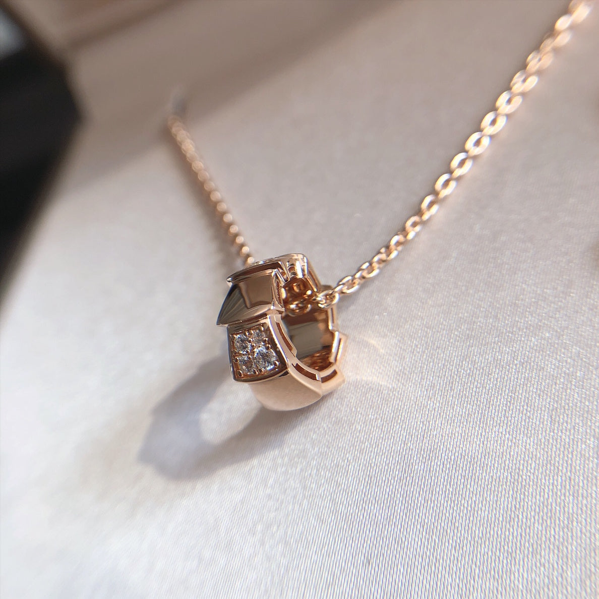 [⭐Marins]SERPENTI PEDANT DIAMOND PINK GOLD NECKLACE