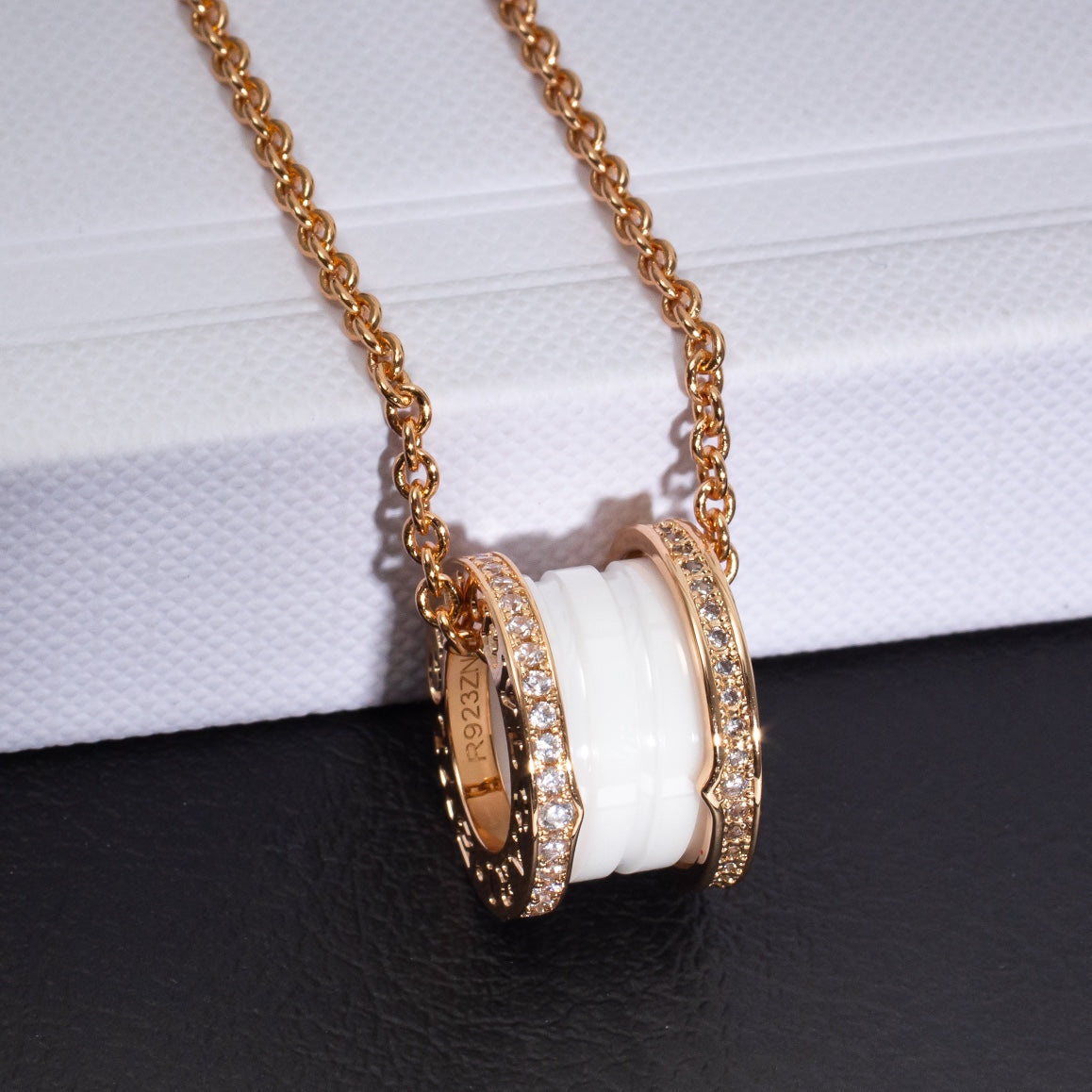 [⭐Marins]ZERO 1 WHITE CERAMIC PINK GOLD DIAMOND NECKLACE