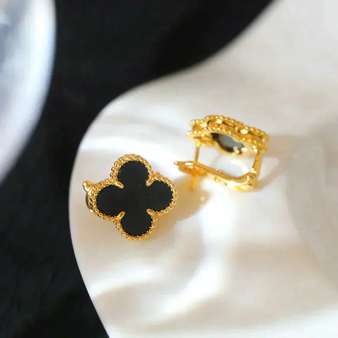 [Marin-Jewelry]CLOVER MEDIUM 1 MOTIFS  ONYX STUD EARRINGS
