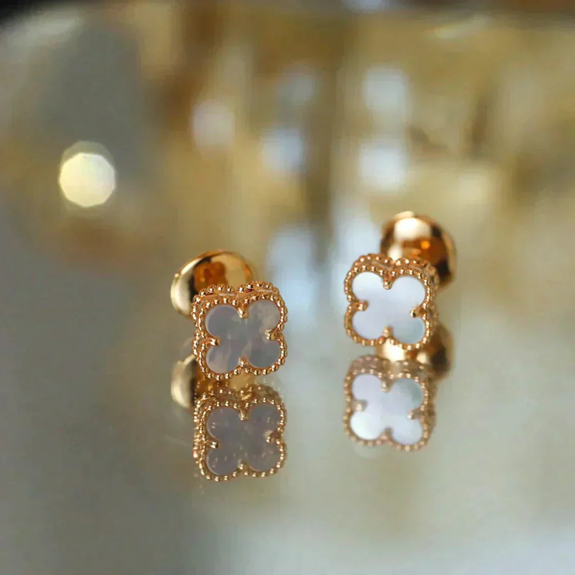[Marin-Jewelry]CLOVER MINI 9.5MM WHITE MOP EARRINGS