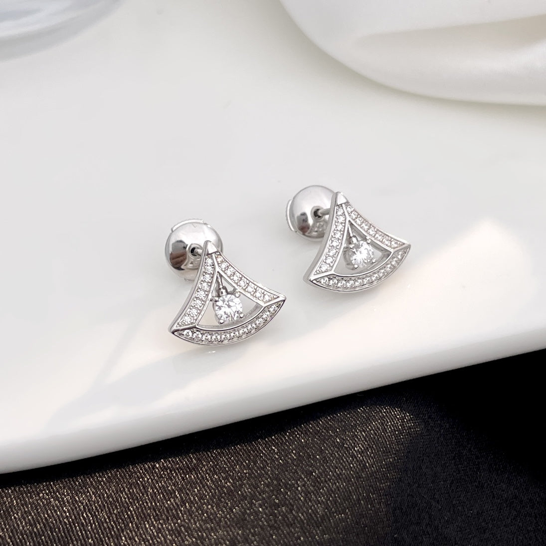 [⭐Marins]DREAM MINI DIAMOND STUD EARRINGS