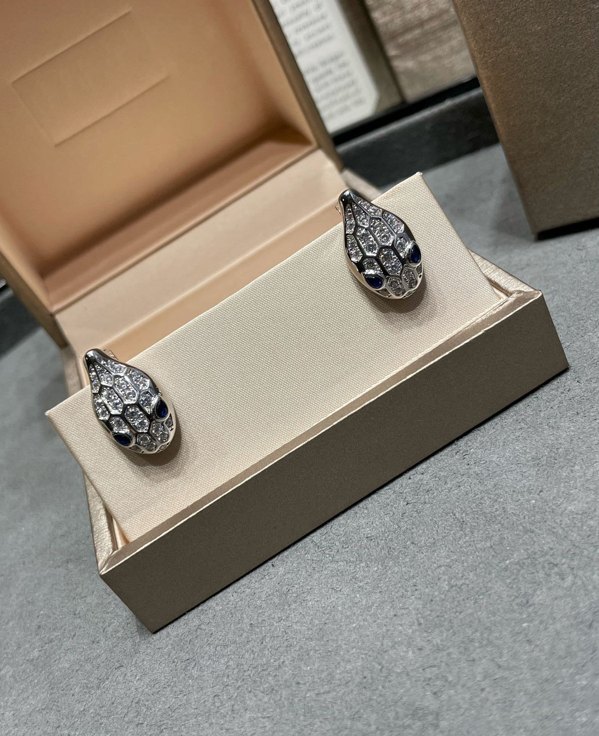 [⭐Marins]SERPENT DIAMOND STUD EARRINGS