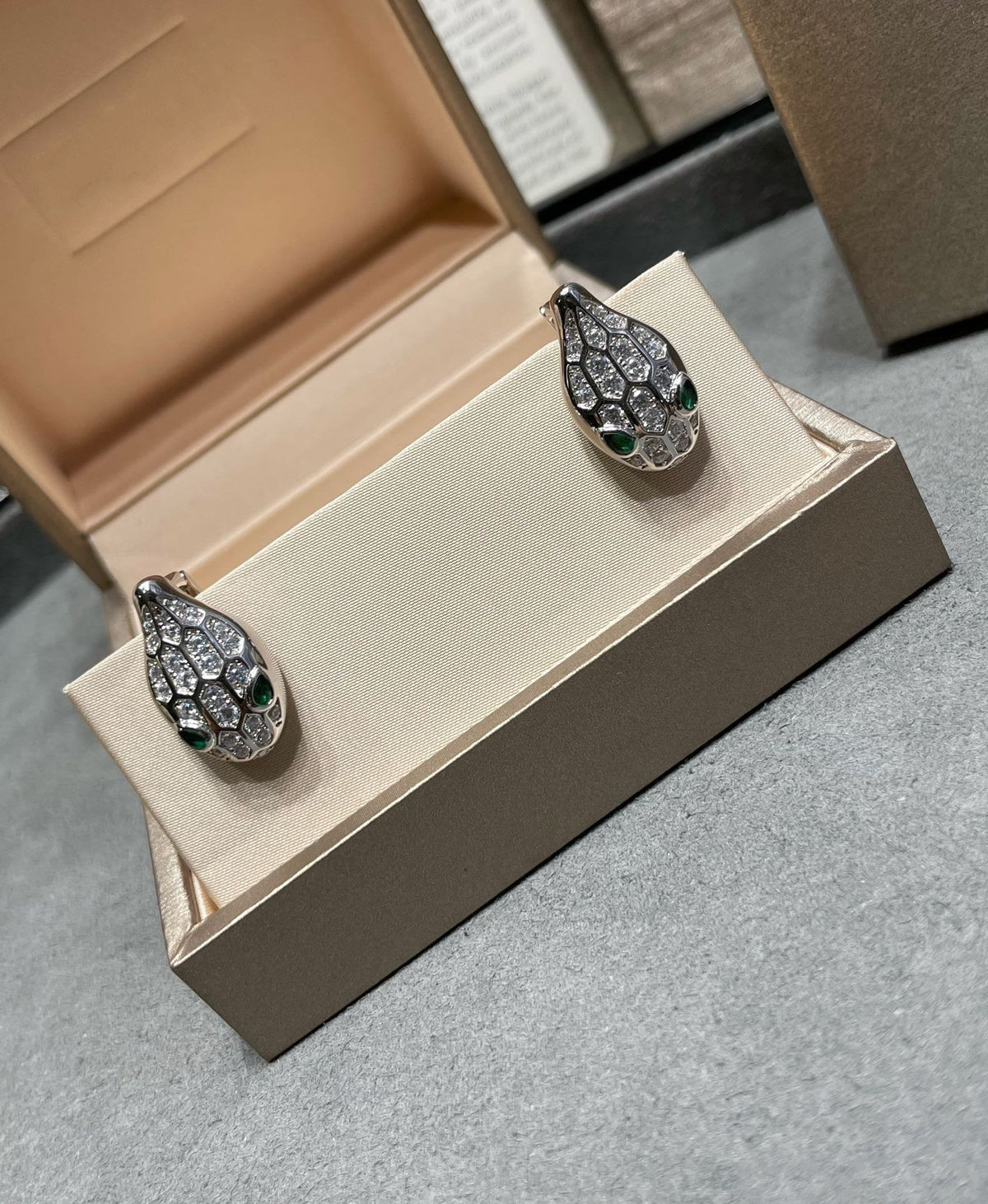 [⭐Marins]SERPENT DIAMOND STUD EARRINGS