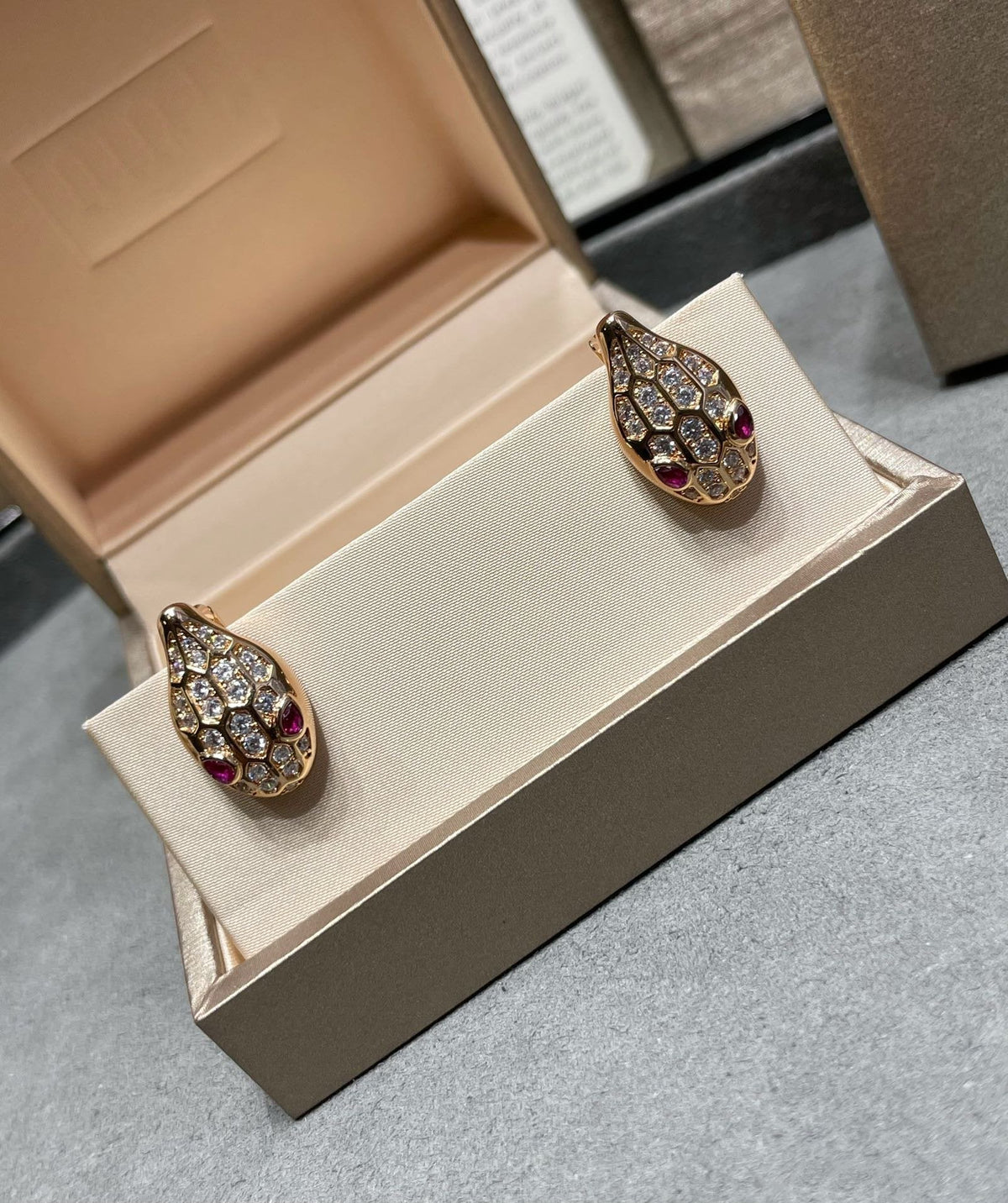 [⭐Marins]SERPENT DIAMOND STUD EARRINGS