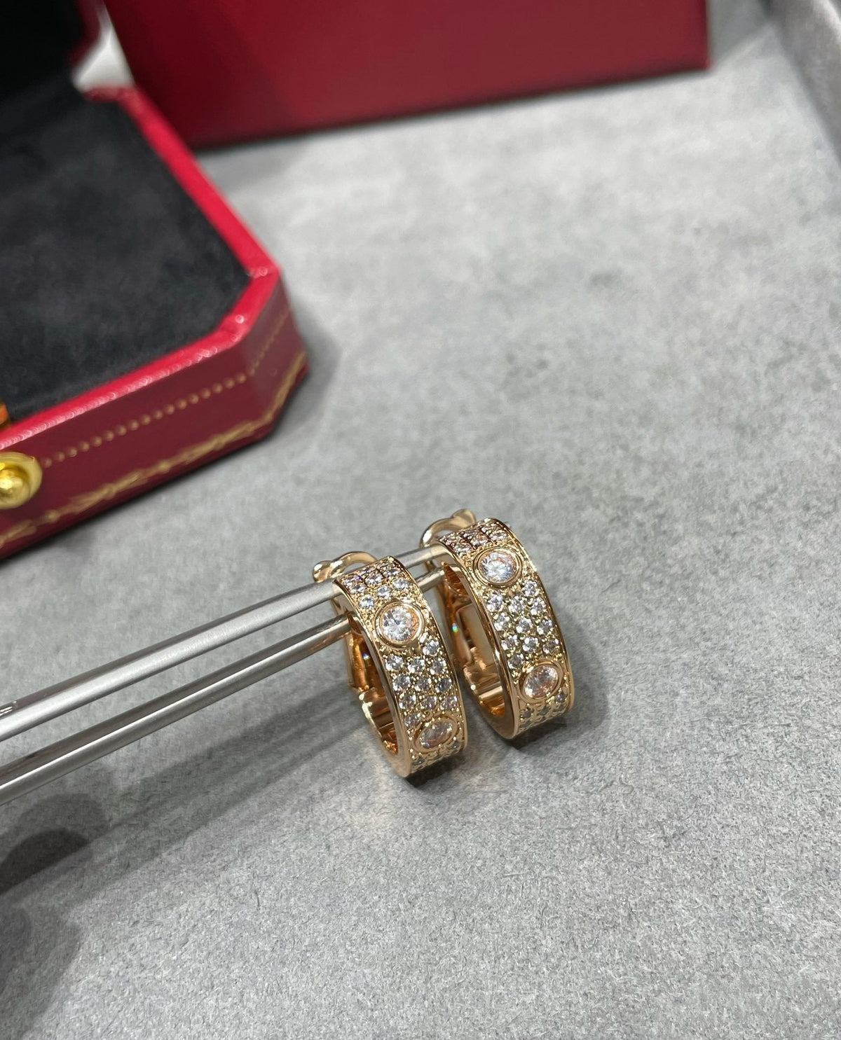 [Marin-Jewelry]LOVE 5.5MM DIAMOND PAVED EARRINGS