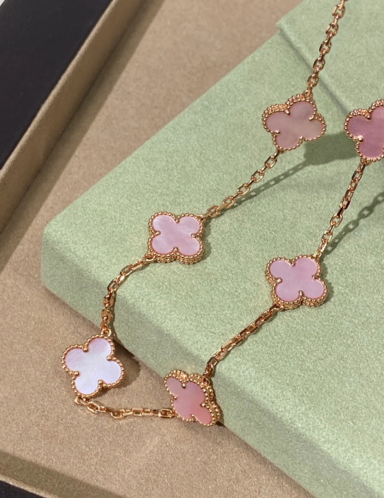 [Marin-Jewelry Jewellery] Pink Necklace with Ten Clover Designs