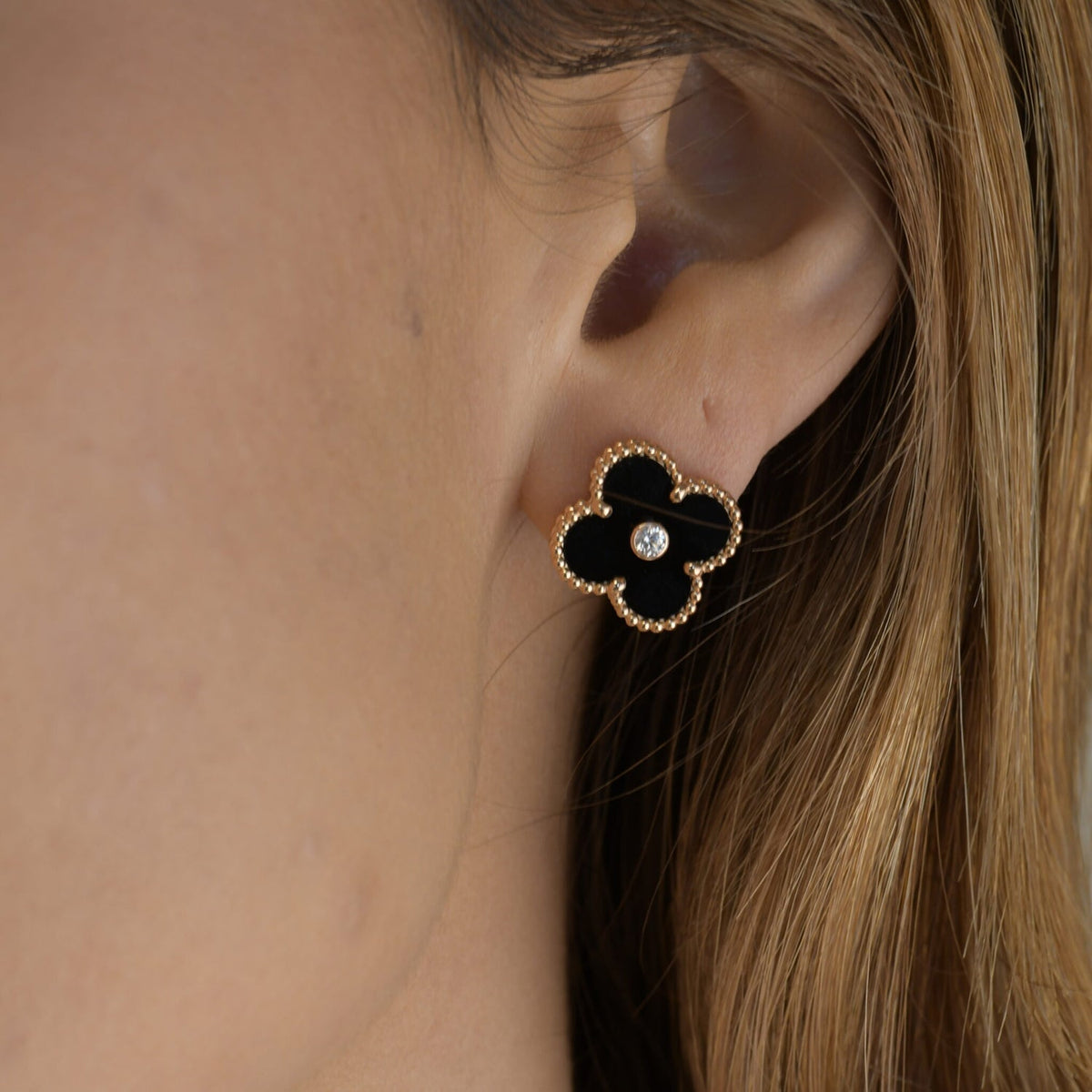 [Marin-Jewelry]CLOVER MEDIUM 1 MOTIFS ONYX DIAMOND EARRINGS