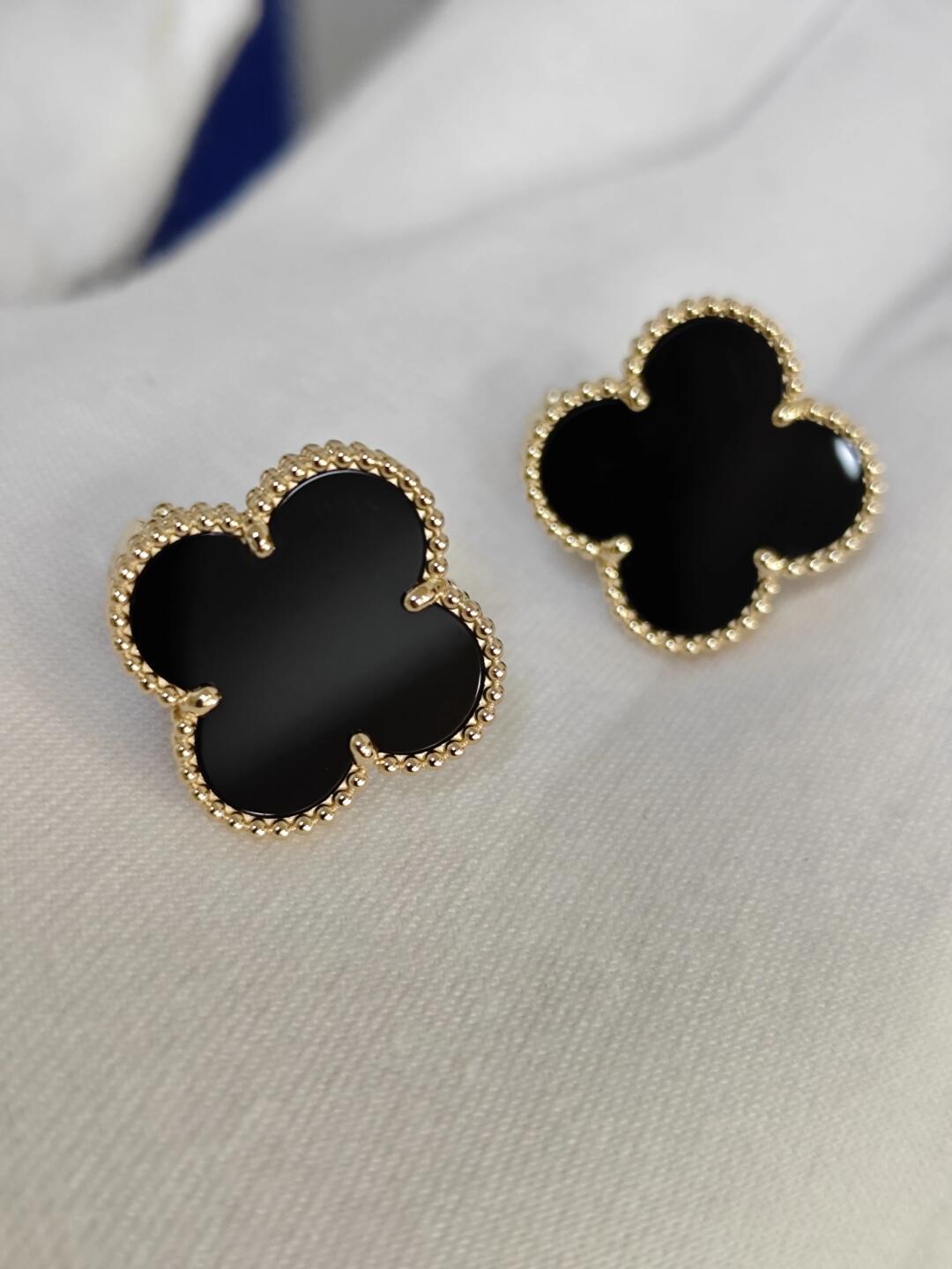 [Marin-Jewelry]CLOVER 20MM BLACK MOP EARRINGS
