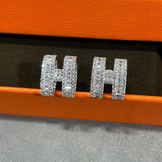 [Marin-Jewelry]H STUD EARRINGS WITH SILVER DIAMONDS