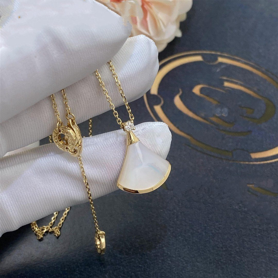 [⭐Marins]DREAM NECKLACE WHITE MOP GOLD 1 DIAMOND